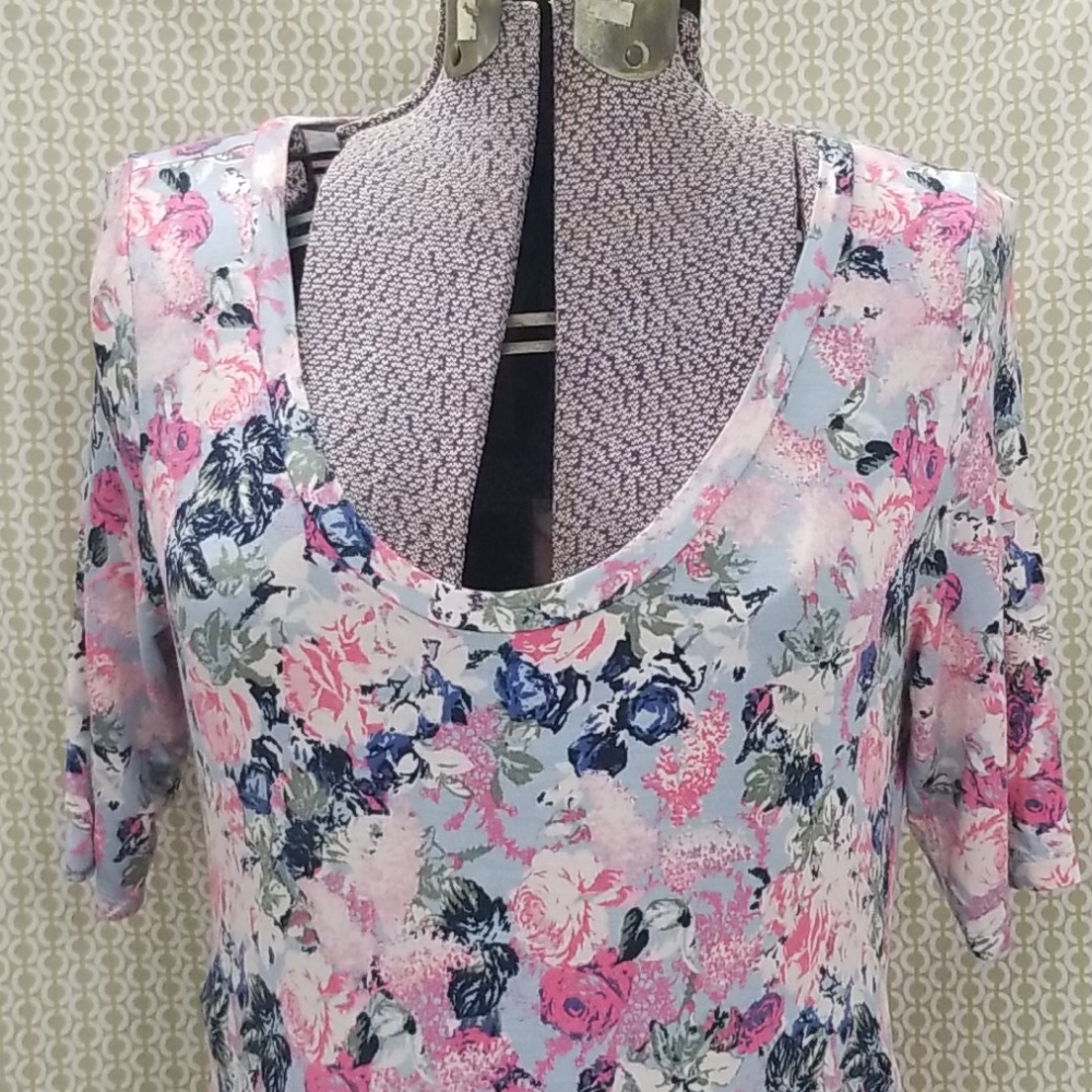 🎉2x HOST PICK🎉Floral Motherhood Maternity Rouged Dress - Picture 4 of 7